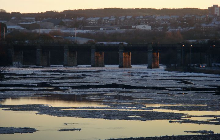 River Ice 301108-009.jpg